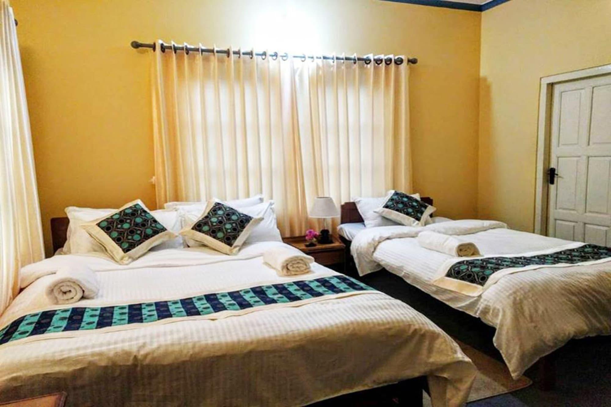 Hotel Nana Pokhara Extérieur photo