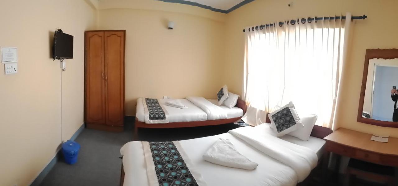 Hotel Nana Pokhara Extérieur photo